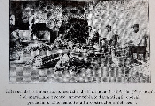 Interno del Laboratorio cestai di Fiorenzuola d'Arda tratto da L'Italia Agricola, 15 luglio 1914