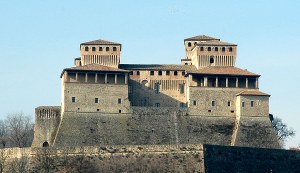 In fuga dal tempo sui colli di Parma tra agriturismi e castelli