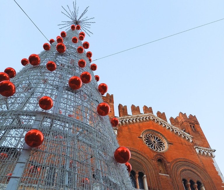 Centro di Piacenza nel periodo natalizio, ph. Visit Piacenza