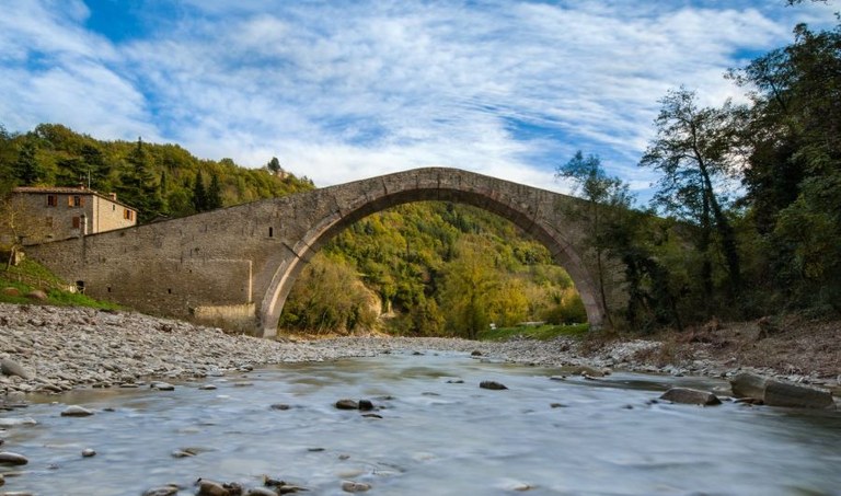 Ponte Alidosi a Castel del Rio, ph. M. Maccarelli