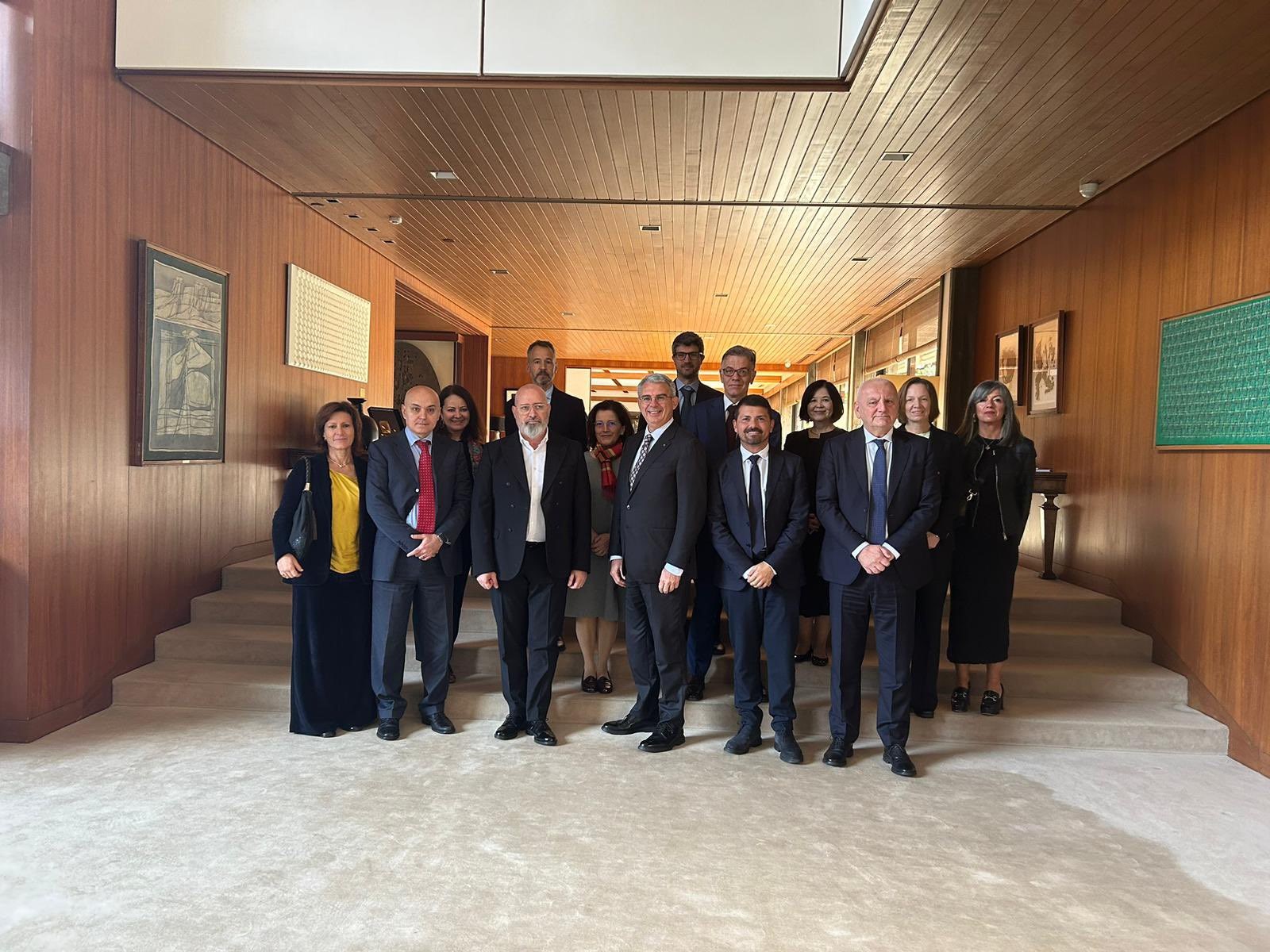 Incontro presso l'ambasciata a Tokyo - foto Dell'Aquila