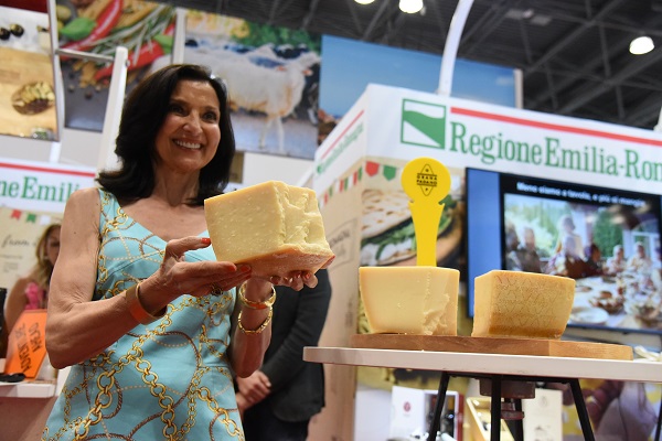 Francine Segan al Summer Fancy Food New York - foto Dell'Aquila