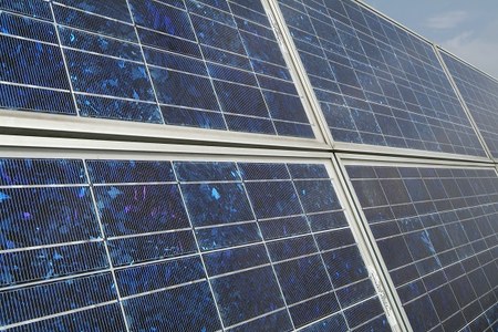 Fotovoltaico su terreni agricoli, manca una norma nazionale per la salvaguardia del suolo