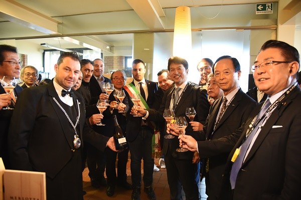 Delegazione giapponese a Imola e il sindaco Marco Panieri - foto Dell'Aquila Fabrizio
