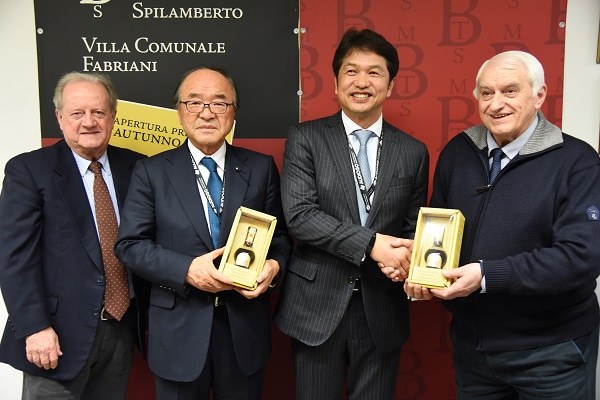 Gran maestro Maurizio Fini, il governatore Kazuhiko Oigawa, Enrico Corsini presidente consorzio Igp - foto Dell'Aquila
