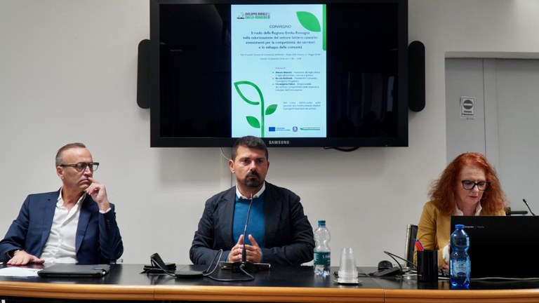 Da sin Nicola Bertinelli, Alessio Mammi e Giuseppina Felice - foto RER