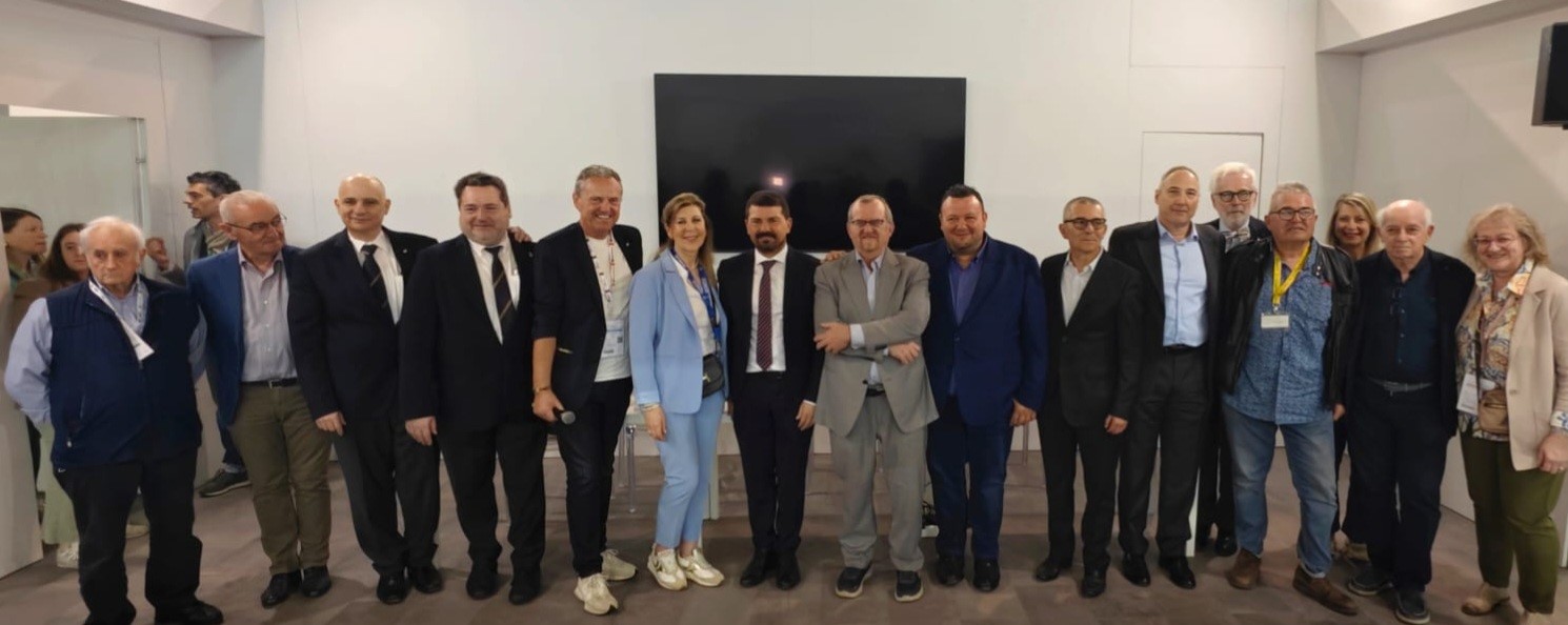 I partecipanti alla conferenza stampa di presentazione di Tramonto DiVino 2024 a Vinitaly - foto Dell'Aquila 