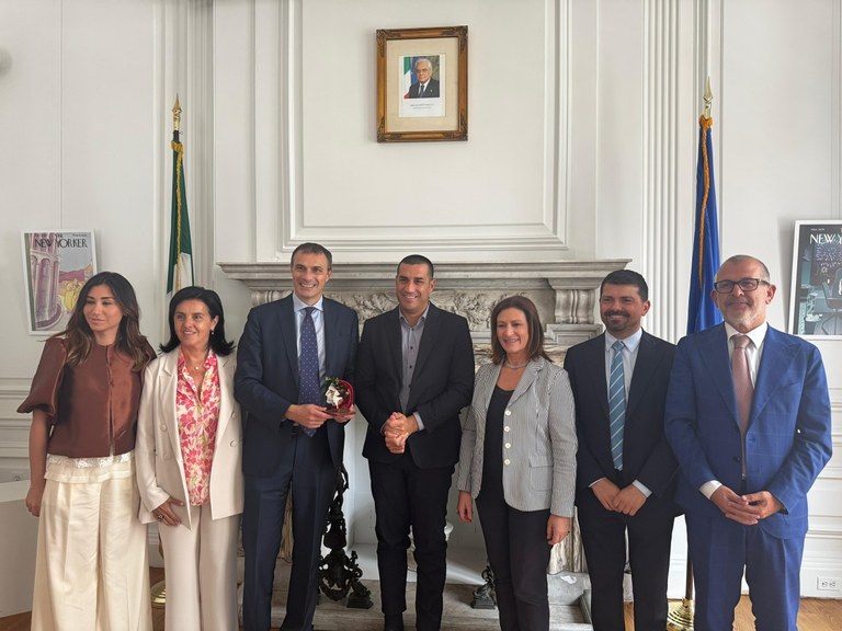 incontro al Consolato generale NY foto Dell'Aquila