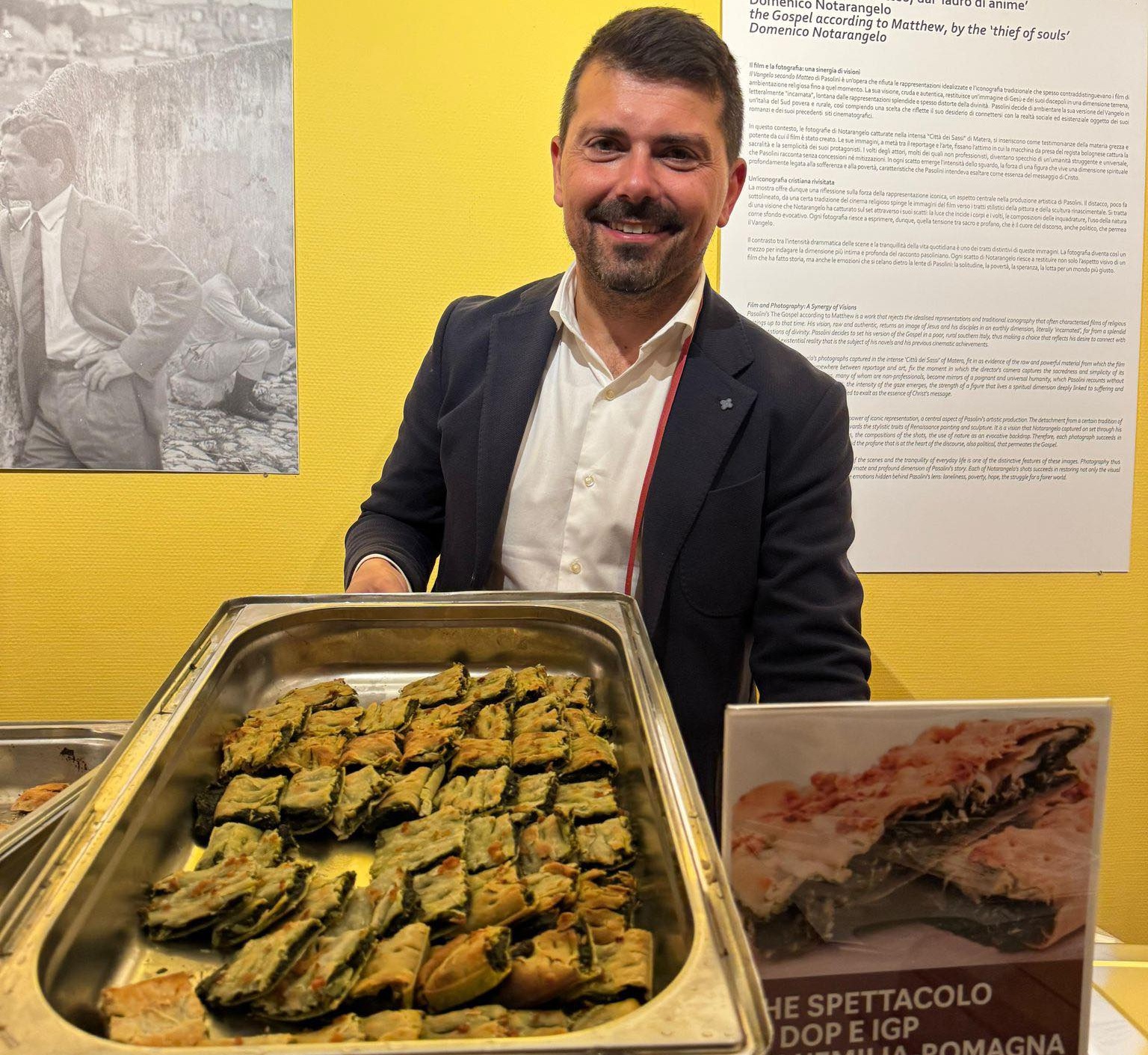 L'assessore Mammi a Bruxelles presenta l'erbazzone reggiano - foto FB