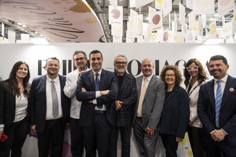 Gruppo chef con Presidente De Pascale e Mammi - foto RER