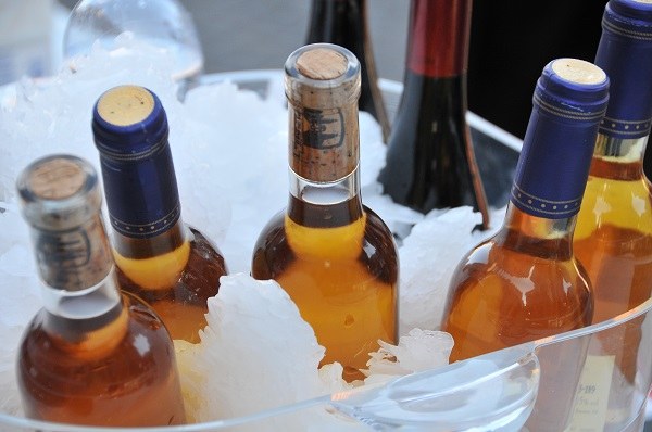 Bottiglie di vino nel ghiaccio - foto Dell'Aquila